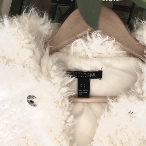 Sirens coat in Ivory/white, US S - Picture 3 of 3